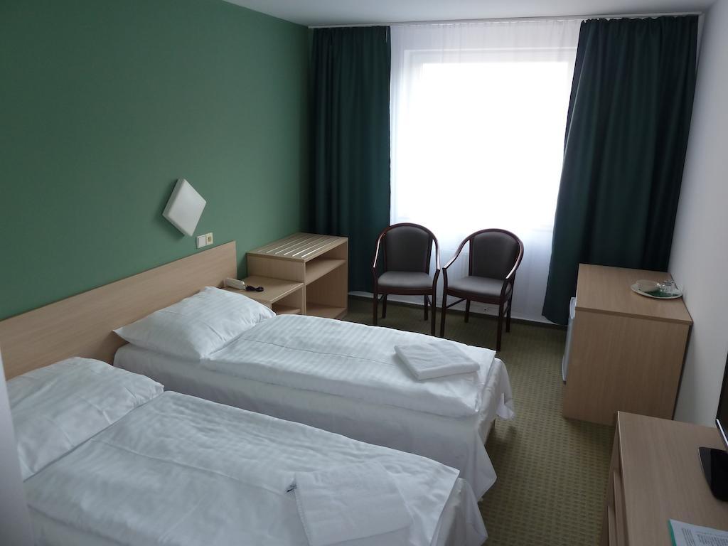 Hotel Mars Прага Екстериор снимка