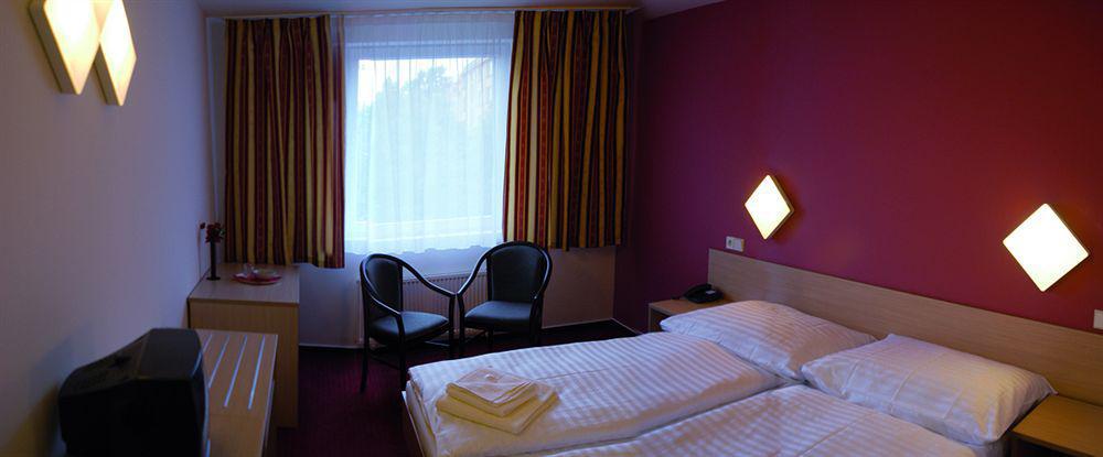 Hotel Mars Прага Екстериор снимка